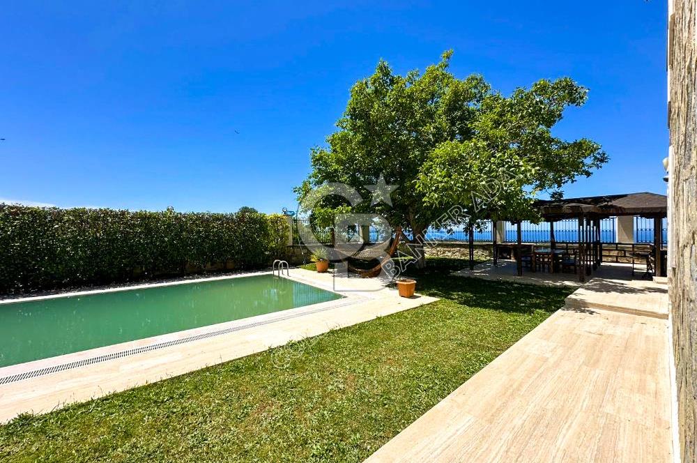 Kuşadası Yaylaköy’de Full Deniz Manzaralı, Zeytinlik İçerisinde Satılık Özel Malikane