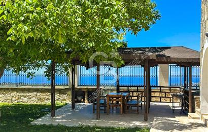 Kuşadası Yaylaköy’de Full Deniz Manzaralı, Zeytinlik İçerisinde Satılık Özel Malikane