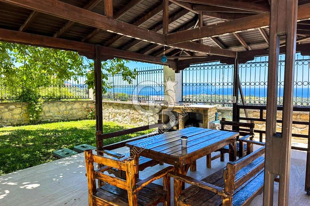 Kuşadası Yaylaköy’de Full Deniz Manzaralı, Zeytinlik İçerisinde Satılık Özel Malikane
