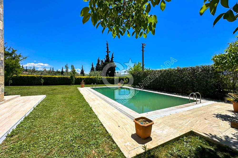 Kuşadası Yaylaköy’de Full Deniz Manzaralı, Zeytinlik İçerisinde Satılık Özel Malikane