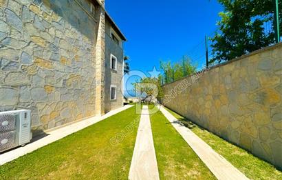 Kuşadası Yaylaköy’de Full Deniz Manzaralı, Zeytinlik İçerisinde Satılık Özel Malikane
