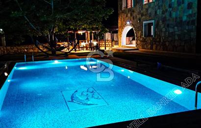 Kuşadası Yaylaköy’de Full Deniz Manzaralı, Zeytinlik İçerisinde Satılık Özel Malikane