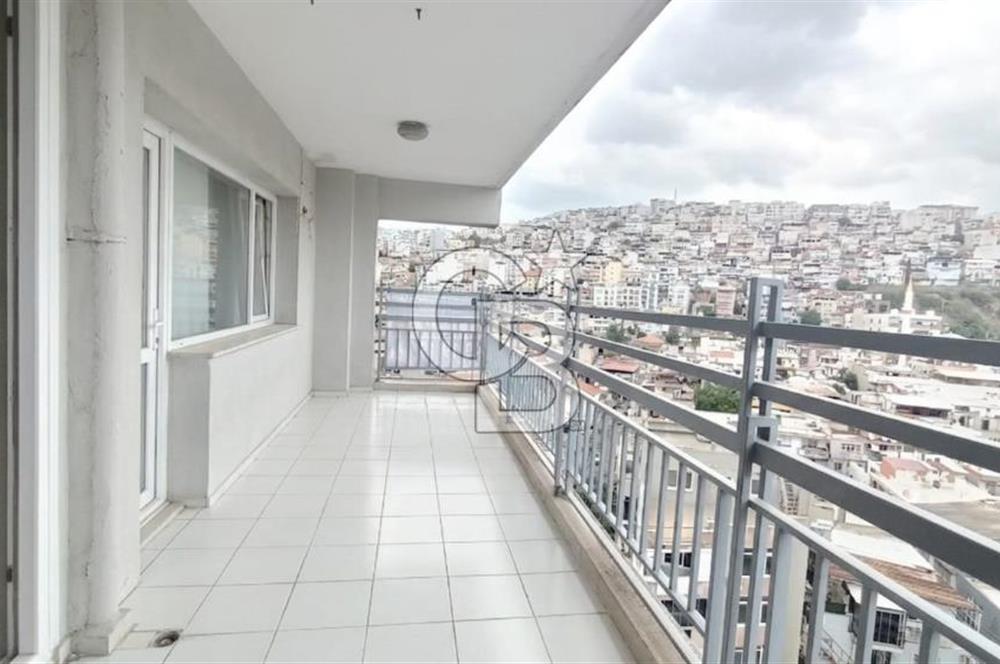 Bayraklı Tepekule'de Satılık 3+1 Site İçi Daire