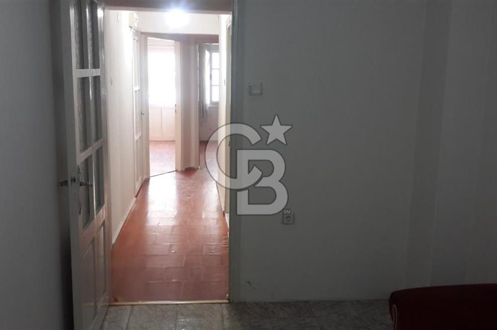 KARŞIYAKA ÇARŞININ GÖBEĞİNDE  2+1 KLASİK 80 m2 ARAKAT DAİRE