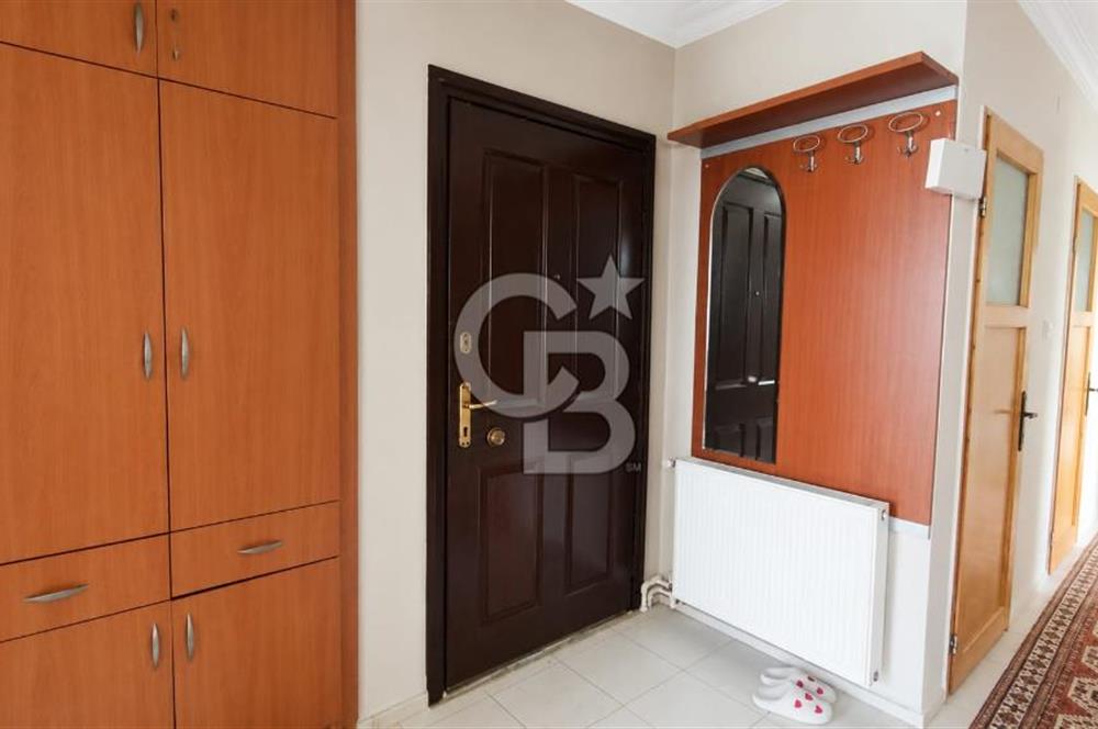 Bayraklı Tepekule'de Satılık 3+1 Site İçi Daire