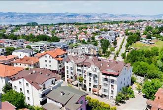 Barbaros'ta Kiralık Geniş 3+1 130 M ² Bahçe Dubleks Daire - 5 - 350545