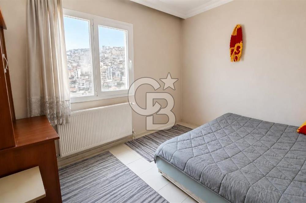 Bayraklı Tepekule'de Satılık 3+1 Site İçi Daire