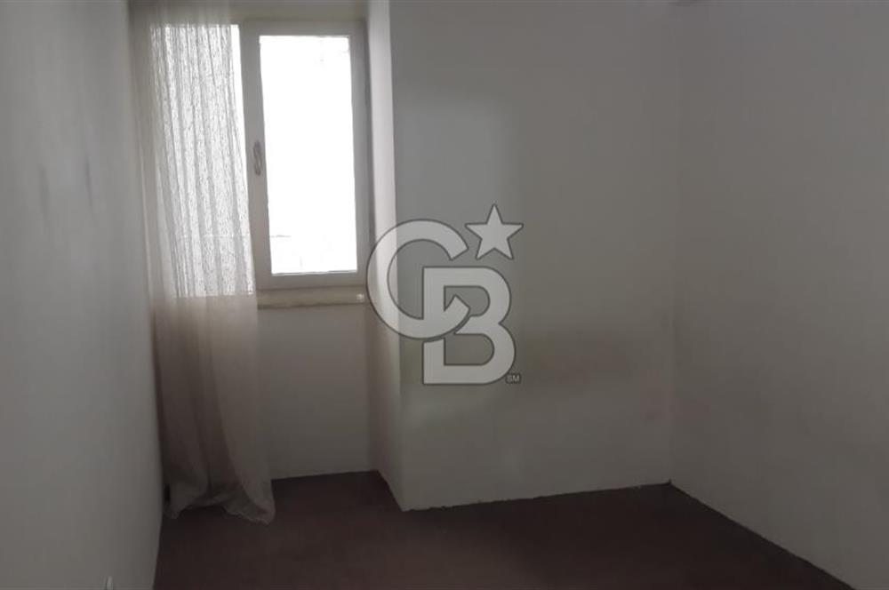 KARŞIYAKA ÇARŞININ GÖBEĞİNDE  2+1 KLASİK 80 m2 ARAKAT DAİRE