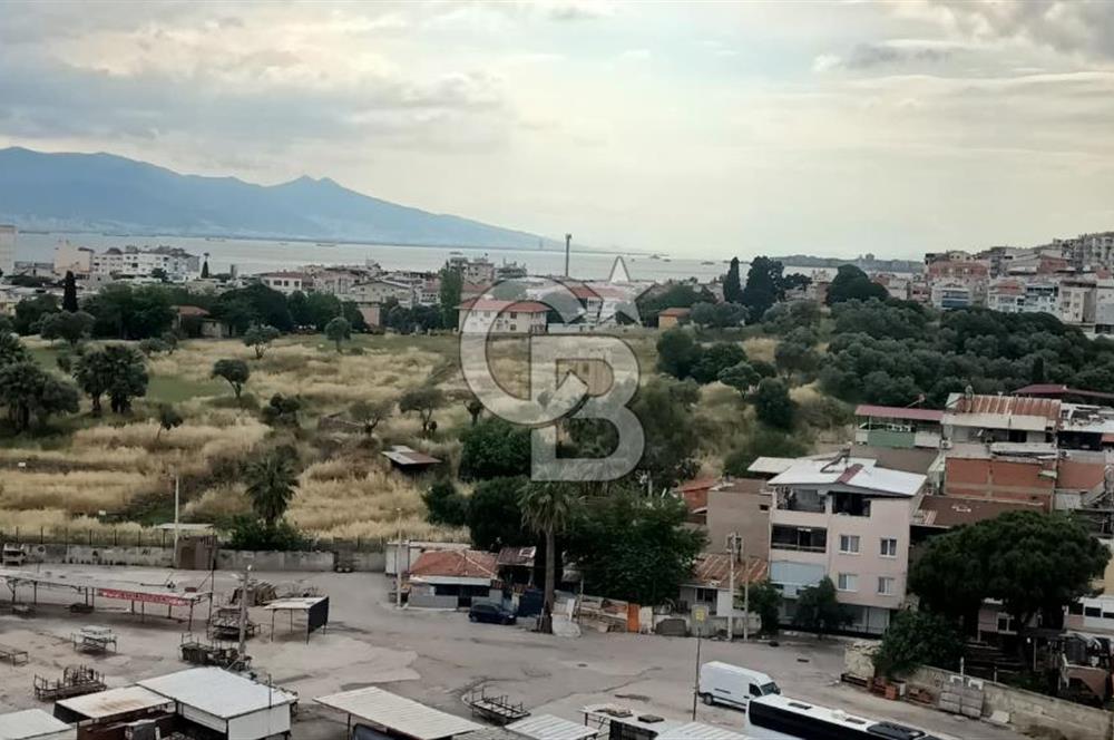 Bayraklı Tepekule'de Satılık 3+1 Site İçi Daire