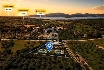 Urla Özbek'te Havuzlu Lüks Peyzajlı Yola Cephe Tarla - 1 - 350548