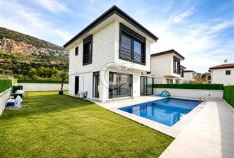 Karaburun Bözköy'de 3+1 Satılık Havuzlu Villa - 7 - 350543