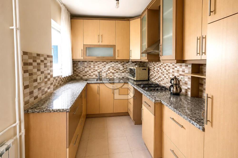 Güzelyalı'da 3+1 Otoparklı Satılık Yalı Dairesi