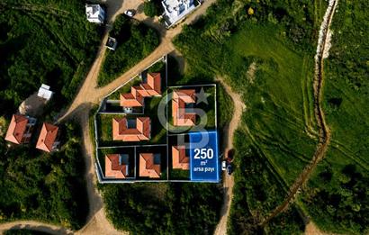 Karaburun Bözköy'de 3+1 Satılık Havuzlu Villa
