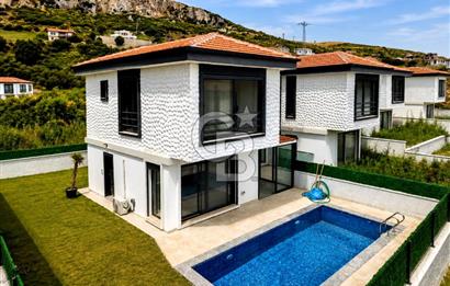 Karaburun Bözköy'de 3+1 Satılık Havuzlu Villa
