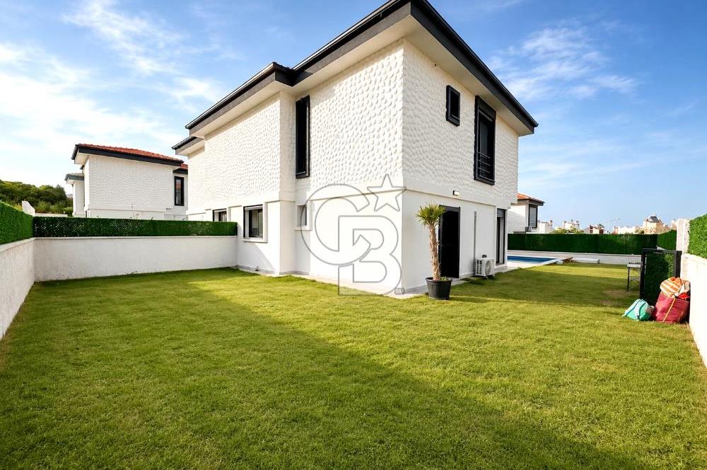 Karaburun Bözköy'de 3+1 Satılık Havuzlu Villa