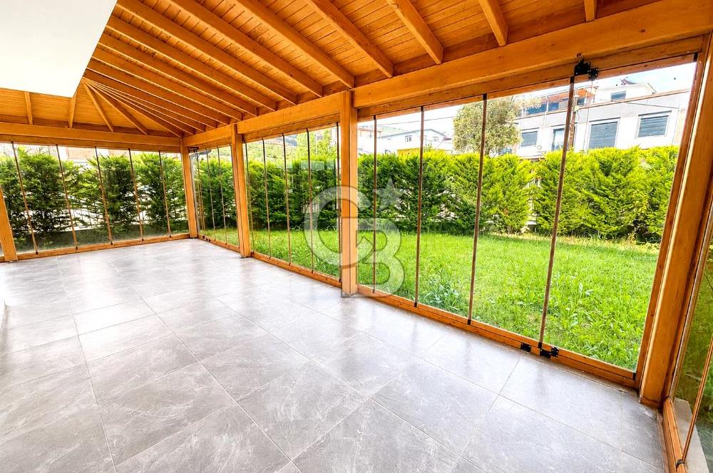 Seferihisar Ürkmez'de Satılık 4+1 182 m2 Villa