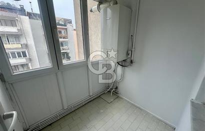 Karşıyaka Belediye Çarşı İzban Yakını Köşe 3+1 Kiralık Daire