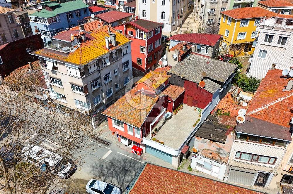 Sarıyer'de Full Deniz Manzaralı 2 Adet Satılık Yol Yalısı