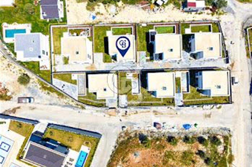 Ege Mahallesi'nde Akıllı Sistemli, Havuzlu 4+1 Villa