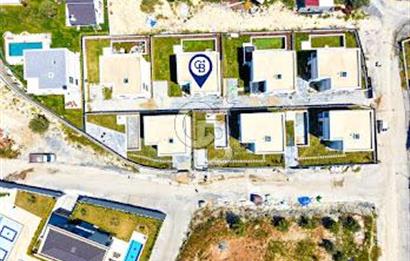 Ege Mahallesi'nde Akıllı Sistemli, Havuzlu 4+1 Villa