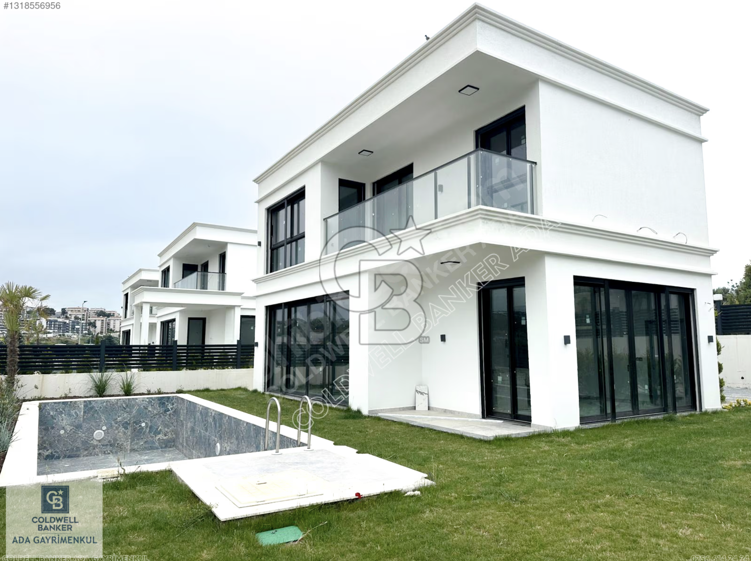 Ege Mahallesi'nde Akıllı Sistemli, Havuzlu 4+1 Villa