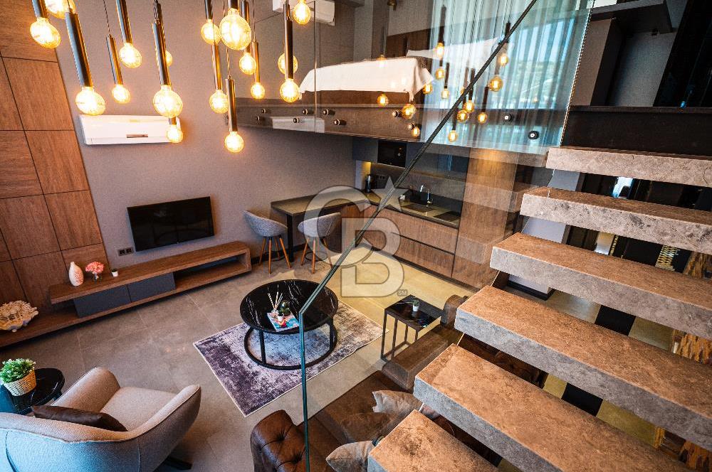 Çeşme Merkezde Eşyalı 1+1 Kiralık Dubleks Loft Daire
