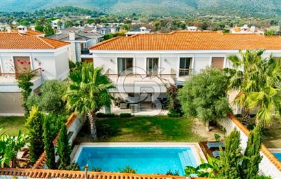 Alaçatı Göbenede 7+1 Müstakil Havuzlu Lüks Kiralık Villa