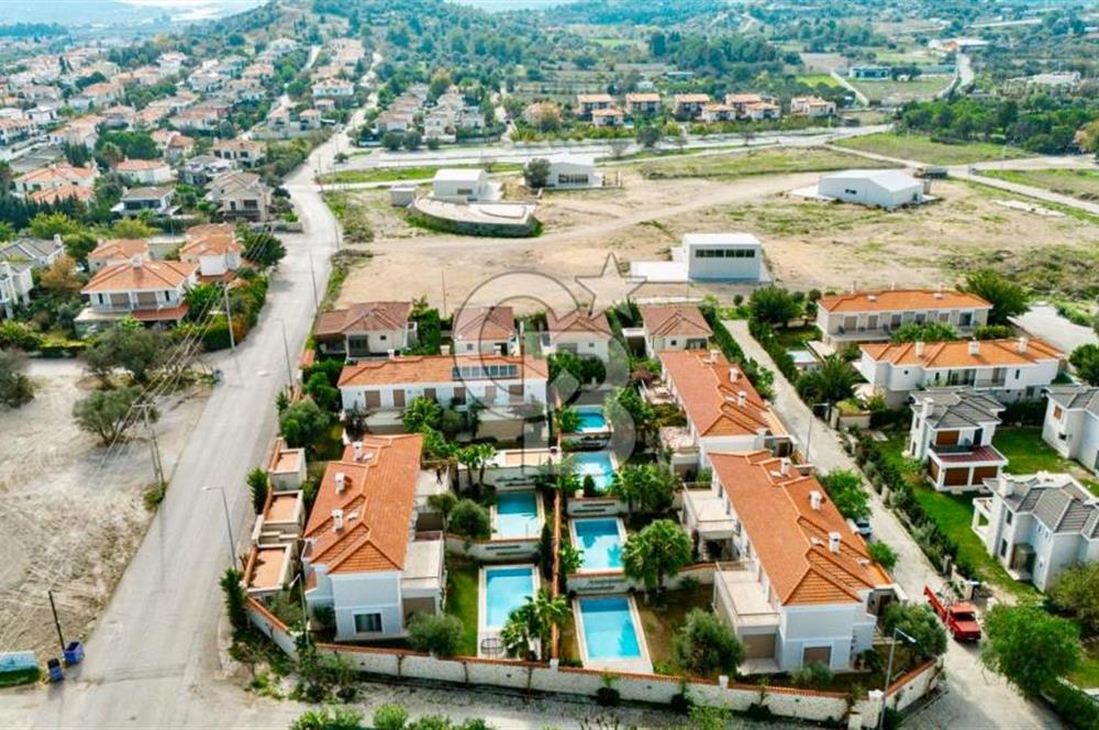 Alaçatı Göbenede 7+1 Müstakil Havuzlu Lüks Kiralık Villa