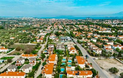 Alaçatı Göbenede 7+1 Müstakil Havuzlu Lüks Kiralık Villa