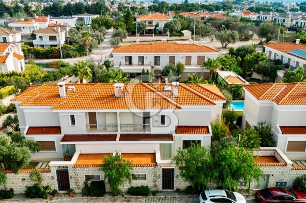 Alaçatı Göbenede 7+1 Müstakil Havuzlu Lüks Kiralık Villa