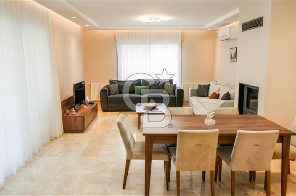 Alaçatı Göbenede 7+1 Müstakil Havuzlu Lüks Kiralık Villa