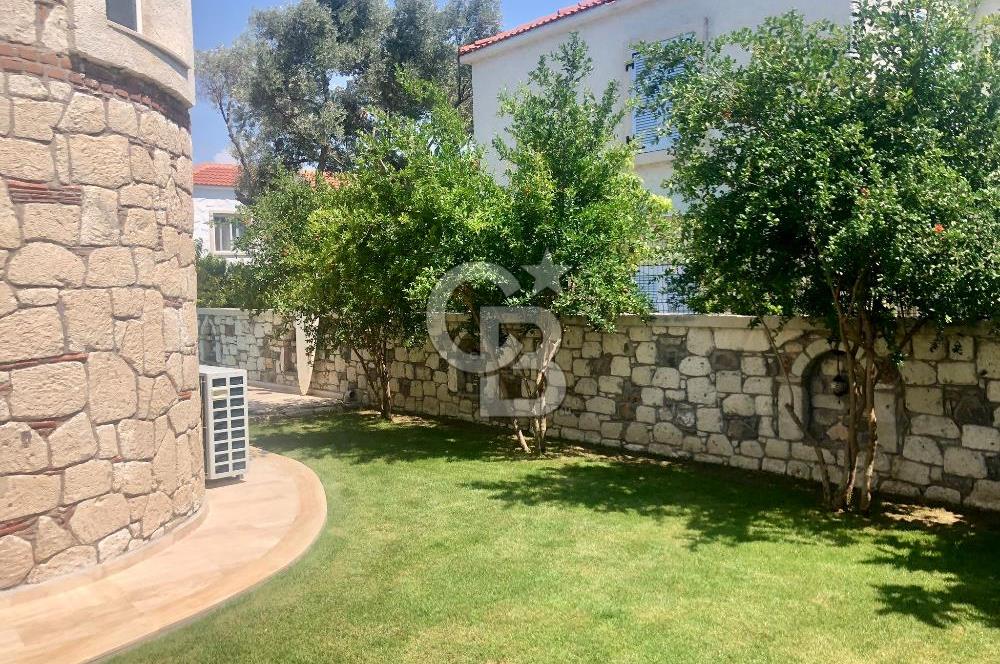  Alaçatı Hacımemişte Tek Müstakil Havuzlu 3+1 Kiralık Taş Villa