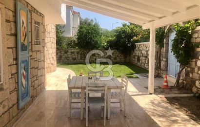  Alaçatı Hacımemişte Tek Müstakil Havuzlu 3+1 Kiralık Taş Villa