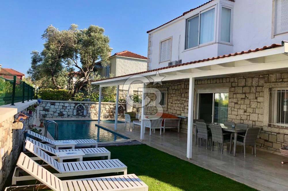  Alaçatı Hacımemişte Tek Müstakil Havuzlu 3+1 Kiralık Taş Villa