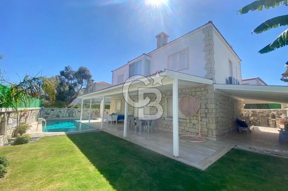  Alaçatı Hacımemişte Tek Müstakil Havuzlu 3+1 Kiralık Taş Villa