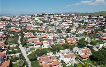 Seferihisar Akarca'da Panoramik Deniz Manzaralı 3+1 Villa