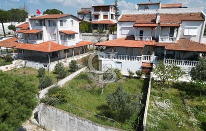 Seferihisar Akarca'da Panoramik Deniz Manzaralı 3+1 Villa