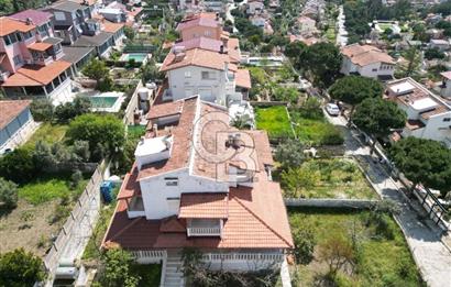 Seferihisar Akarca'da Panoramik Deniz Manzaralı 3+1 Villa