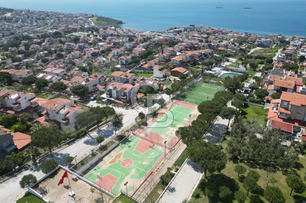 Seferihisar Akarca'da Panoramik Deniz Manzaralı 3+1 Villa