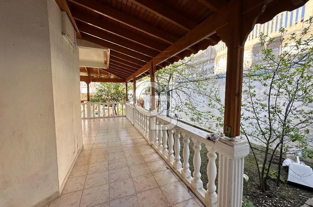 Seferihisar Akarca'da Panoramik Deniz Manzaralı 3+1 Villa