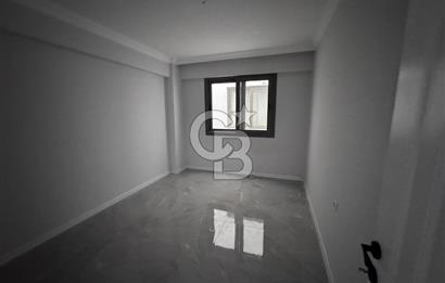MURADİYE'DE CADDE ÜZERİ FERAH 2+1 SATILIK DAİRE