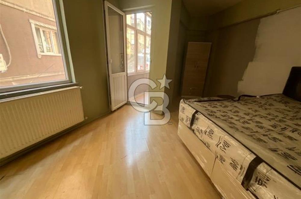 mecidiyeköy gülbaharda geniş 2+1 balkonlu satılık daire 