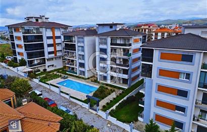 Necat Hepkon'da Havuzlu Site İçerisinde Kapalı Mutfak 3+1