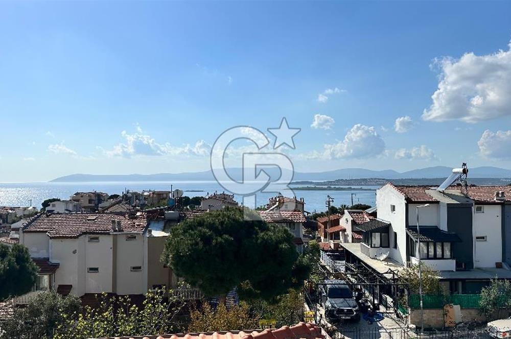 Seferihisar Akarca'da Panoramik Deniz Manzaralı 3+1 Villa