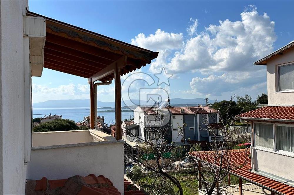 Seferihisar Akarca'da Panoramik Deniz Manzaralı 3+1 Villa