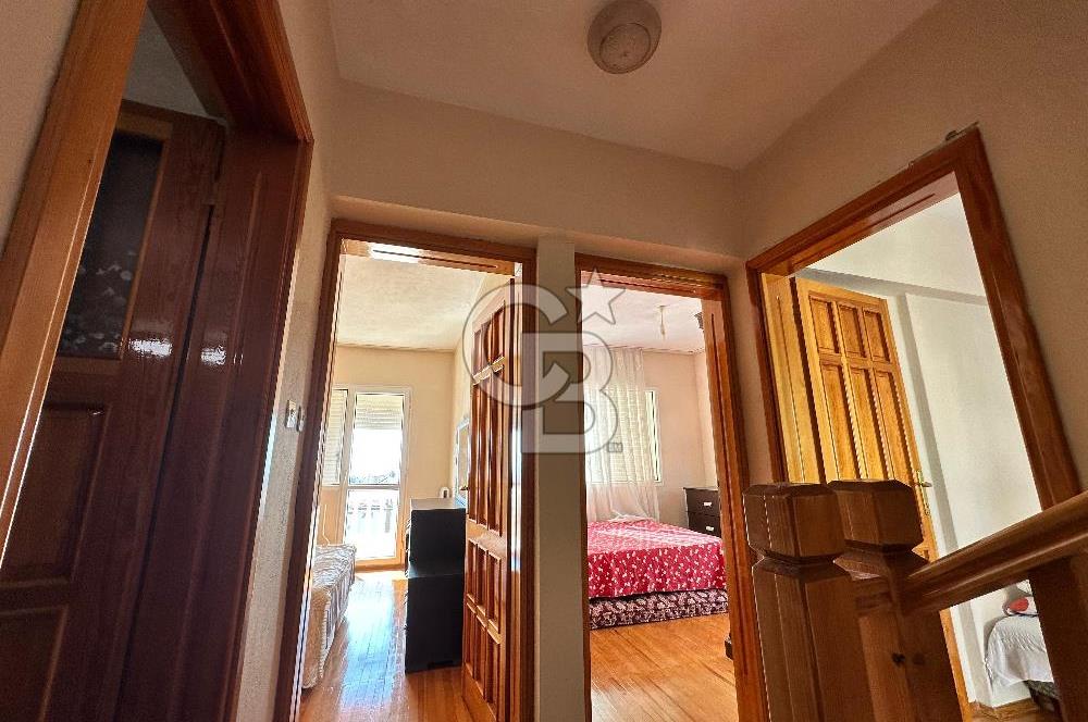 Seferihisar Akarca'da Panoramik Deniz Manzaralı 3+1 Villa