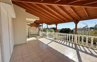 Seferihisar Akarca'da Panoramik Deniz Manzaralı 3+1 Villa