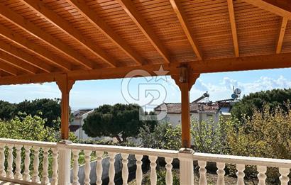 Seferihisar Akarca'da Panoramik Deniz Manzaralı 3+1 Villa