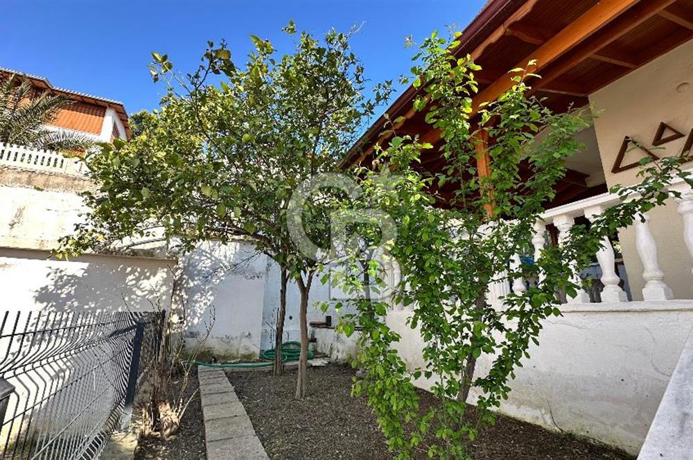Seferihisar Akarca'da Panoramik Deniz Manzaralı 3+1 Villa