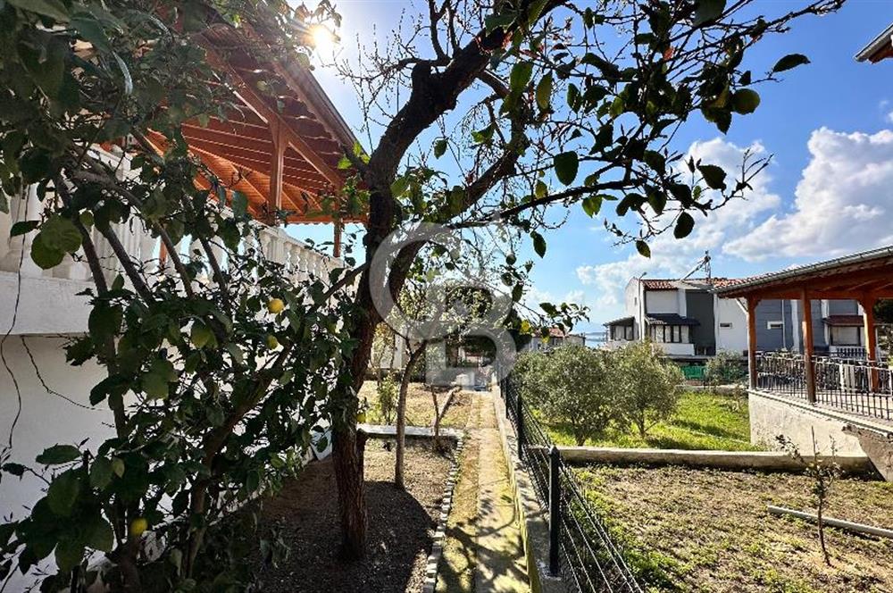 Seferihisar Akarca'da Panoramik Deniz Manzaralı 3+1 Villa